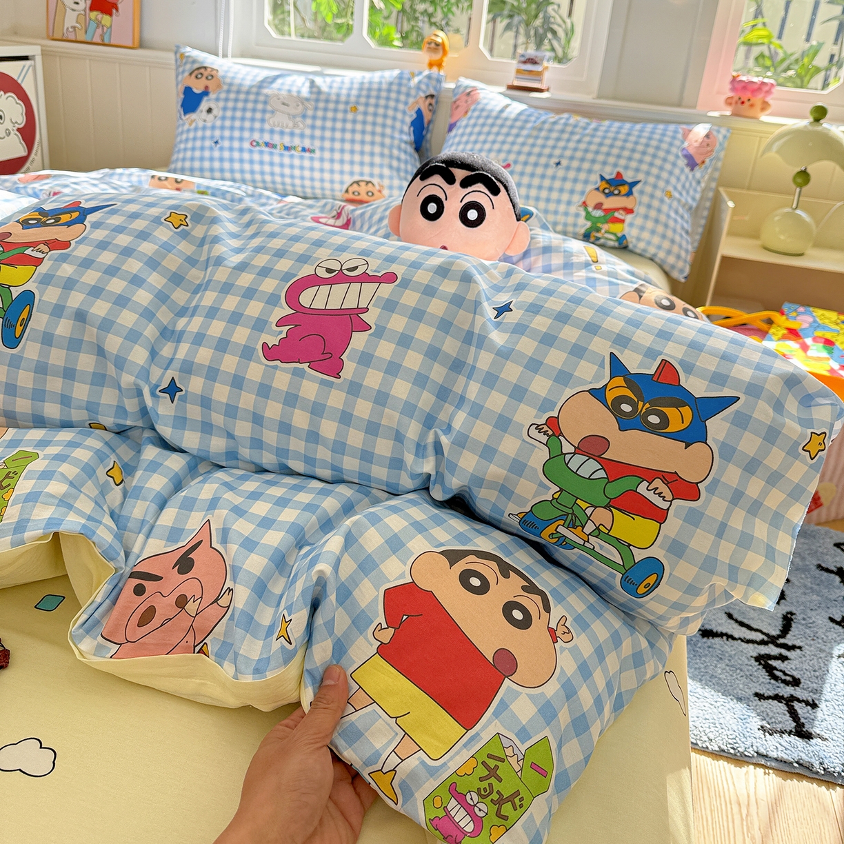 91家纺网 家纺一手货源 找家纺 耀悦家纺 2026新款卡通蜡笔小新正版授权全棉纯棉四件套 蓝格小新