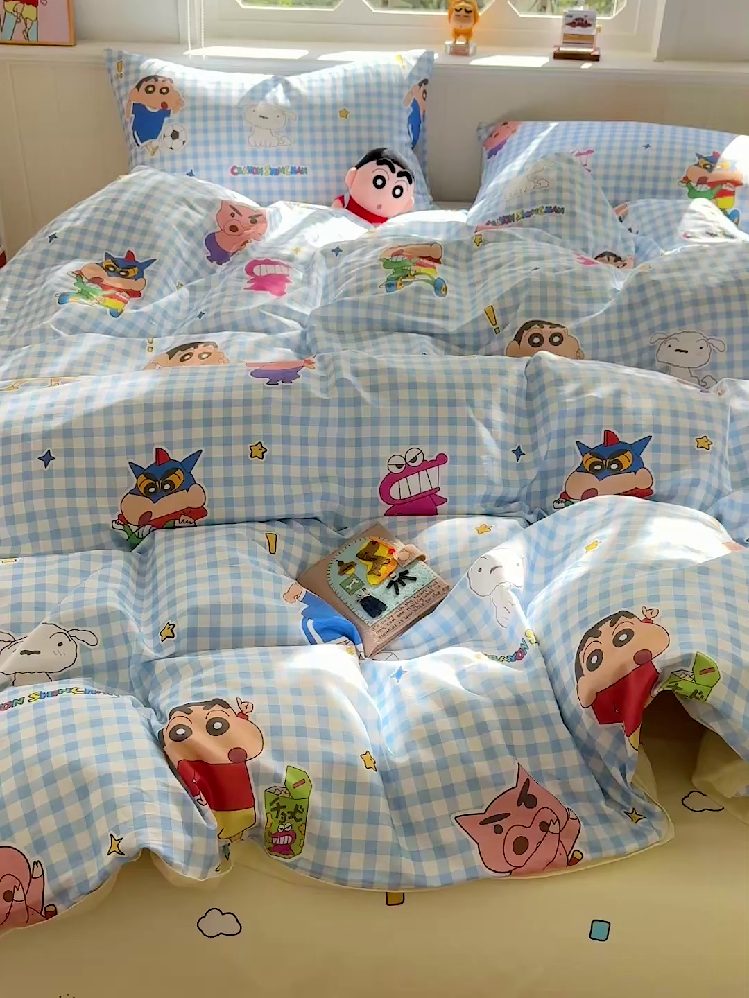 91家纺网 家纺一手货源 找家纺 耀悦家纺 2026新款卡通蜡笔小新正版授权全棉纯棉四件套 蓝格小新