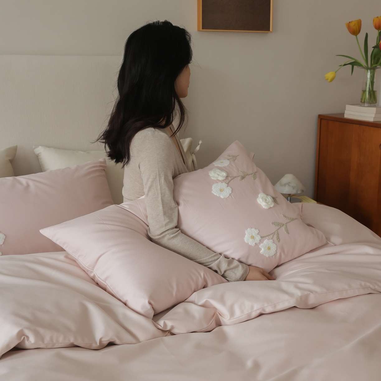 91家纺网 家纺一手货源 找家纺 初拾 2026春夏新款贡缎全棉纯棉马海毛钩花“氛围感”毛巾绣—少女心事 控价： 日常券后不低于368元 会员减20 少女心事-浅樱粉