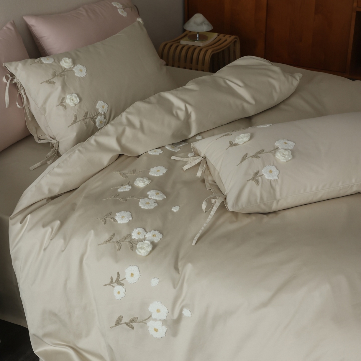 91家纺网 家纺一手货源 找家纺 初拾 2026春夏新款贡缎全棉纯棉马海毛钩花“氛围感”毛巾绣—少女心事 控价： 日常券后不低于368元 会员减20 少女心事-奶油绿