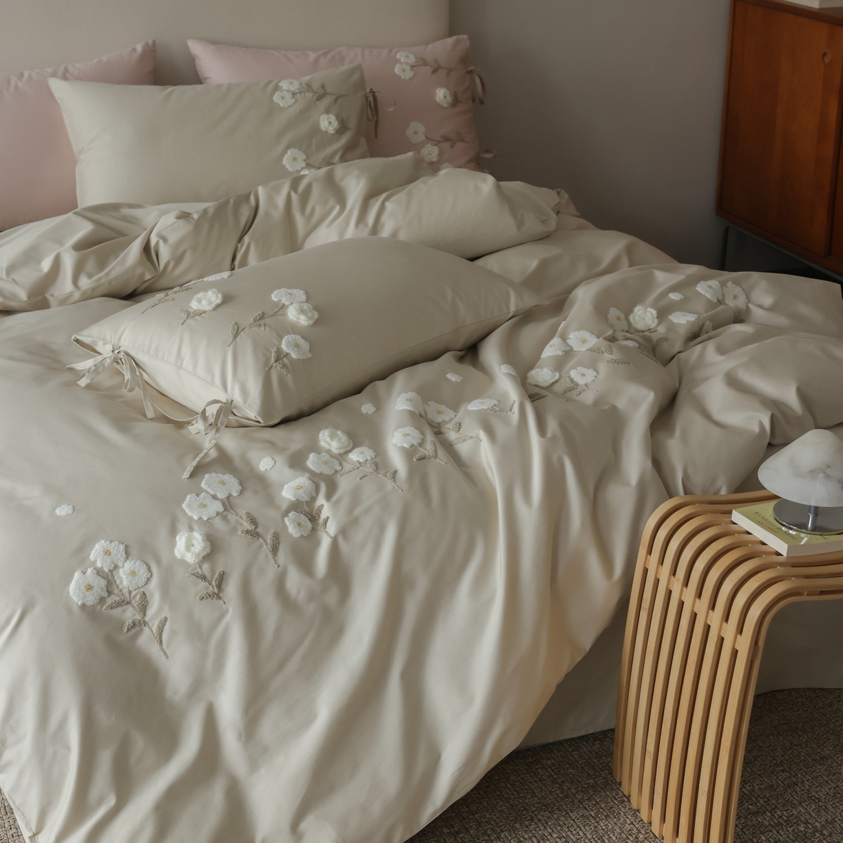 91家纺网 家纺一手货源 找家纺 （总）初拾 2026春夏新款贡缎全棉纯棉马海毛钩花“氛围感”毛巾绣—少女心事 控价： 日常券后不低于368元 会员减20