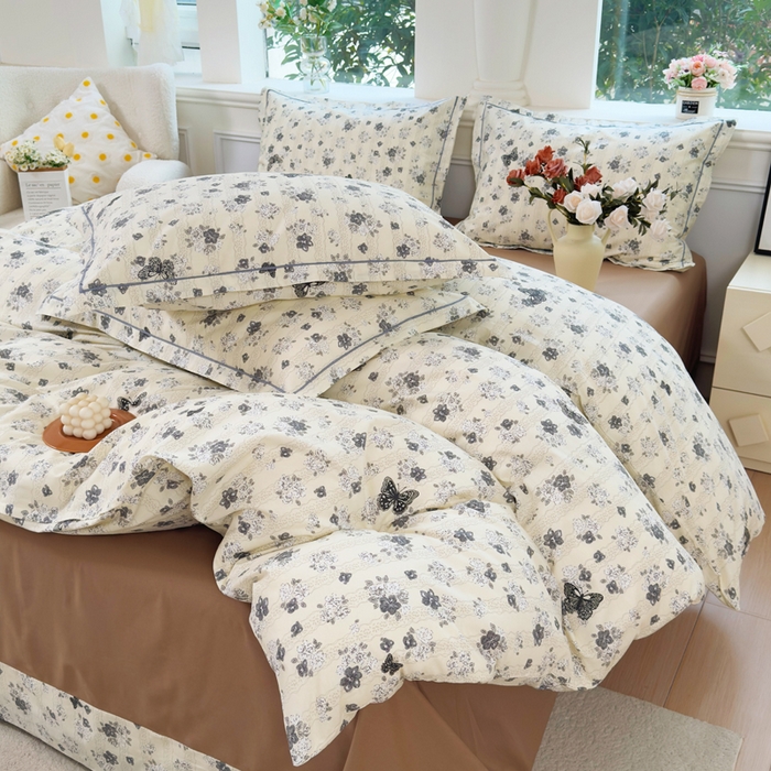 91家纺网 家纺一手货源 找家纺 铭博家纺 新款直播爆款网红全棉四件套13070印花吊边一字绣纯棉被套工艺款 花素蝶栖