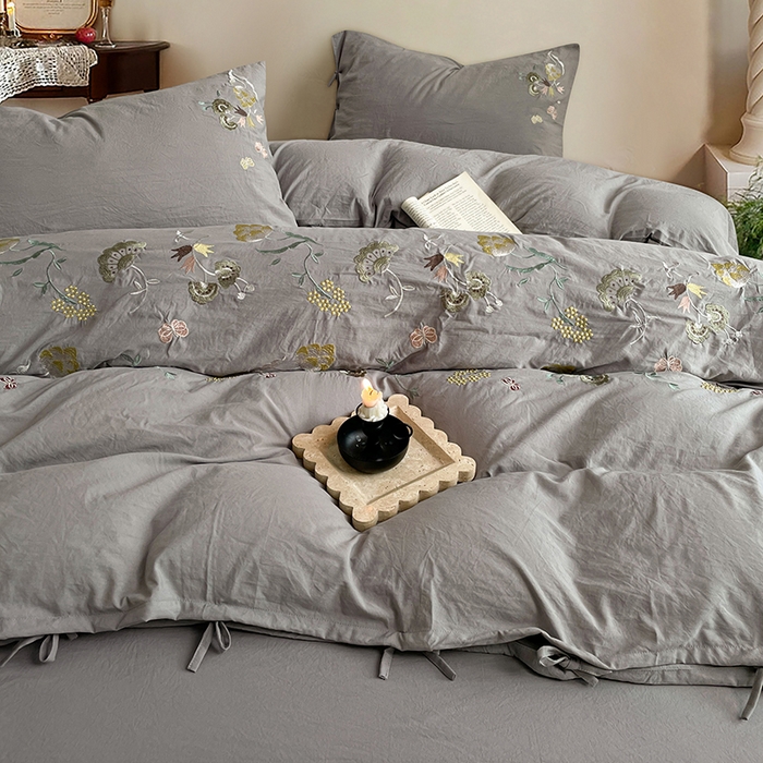 91家纺网 家纺一手货源 找家纺 yyds网供 2026新款复古刺绣绑带款水洗棉四件套三件套仿全棉纯棉汉麻被套A类高克重-蝶舞系列 绑带款蝶舞-麻灰