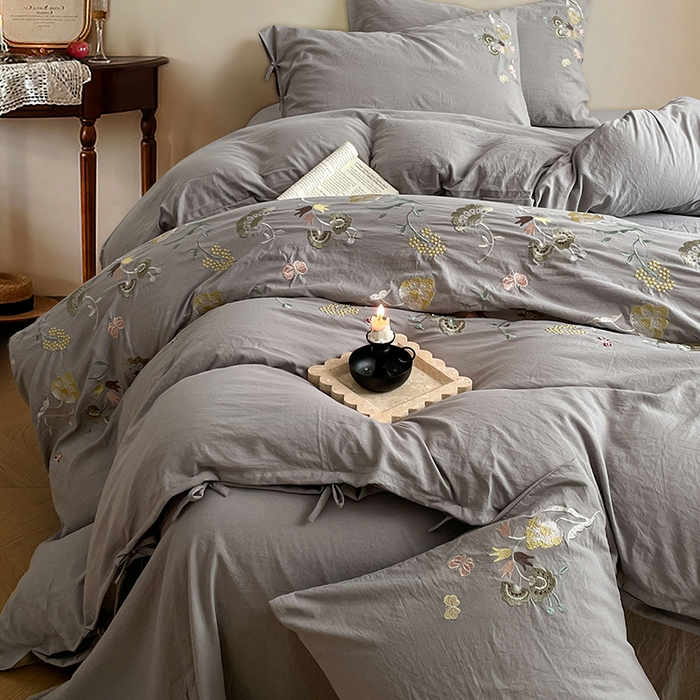 91家纺网 家纺一手货源 找家纺 yyds网供 2026新款复古刺绣绑带款水洗棉四件套三件套仿全棉纯棉汉麻被套A类高克重-蝶舞系列 绑带款蝶舞-麻灰