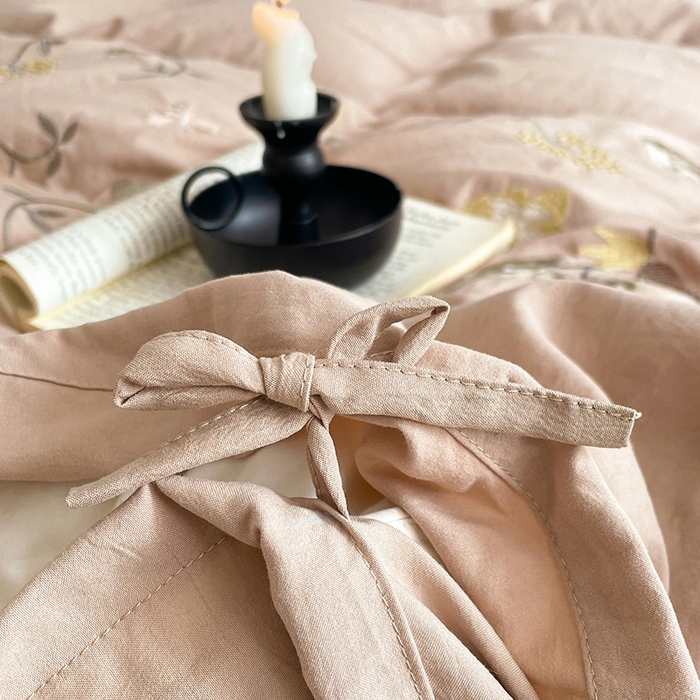 91家纺网 家纺一手货源 找家纺 yyds网供 2026新款复古刺绣绑带款水洗棉四件套三件套仿全棉纯棉汉麻被套A类高克重-蝶舞系列 绑带款蝶舞-素咖