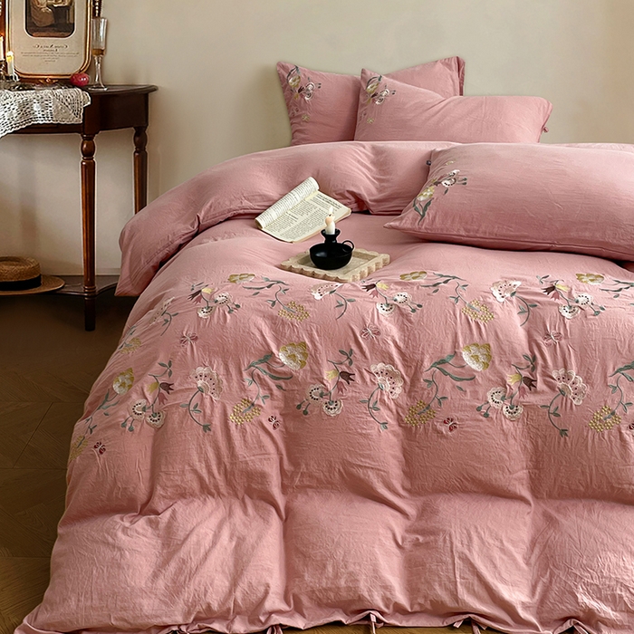 91家纺网 家纺一手货源 找家纺 yyds网供 2026新款复古刺绣绑带款水洗棉四件套三件套仿全棉纯棉汉麻被套A类高克重-蝶舞系列 绑带款蝶舞-萱粉