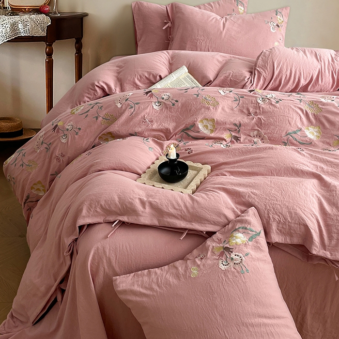 91家纺网 家纺一手货源 找家纺 yyds网供 2026新款复古刺绣绑带款水洗棉四件套三件套仿全棉纯棉汉麻被套A类高克重-蝶舞系列 绑带款蝶舞-萱粉