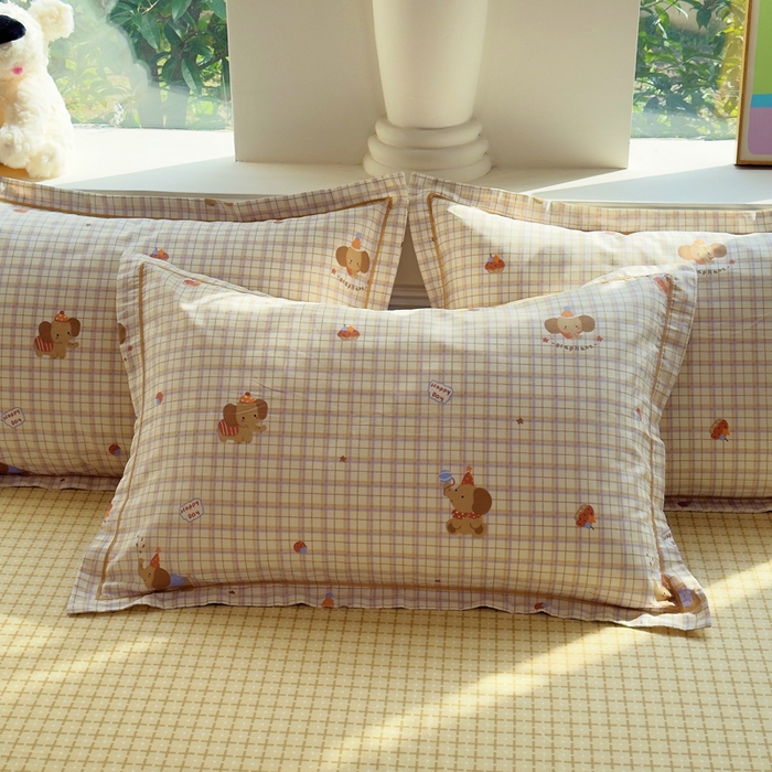 91家纺网 家纺一手货源 找家纺 铭博家纺 新款直播爆款网红全棉四件套13070印花吊边一字绣纯棉被套工艺款 吉象条格-咖