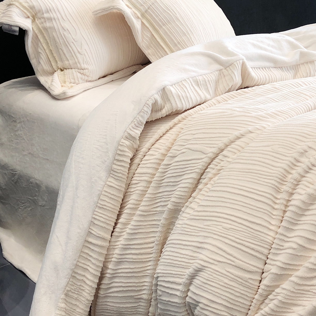 91家纺网 家纺一手货源 找家纺 （总）佳汐蓝家纺 2026新款奢雅云柔立体浮雕流苏款四件套绒绒仙踪（标价为控价）