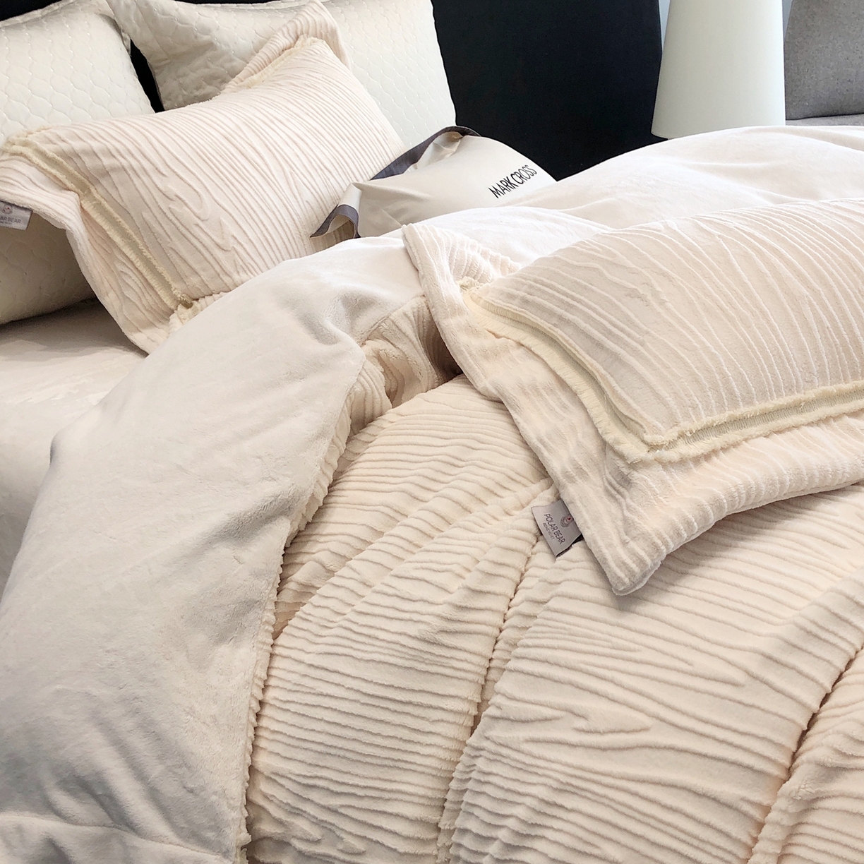 91家纺网 家纺一手货源 找家纺 （总）佳汐蓝家纺 2026新款奢雅云柔立体浮雕流苏款四件套绒绒仙踪（标价为控价）