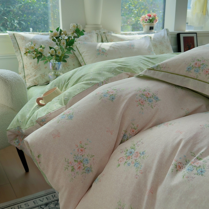 91家纺网 家纺一手货源 找家纺 铭博家纺 新款直播爆款网红全棉四件套13070印花吊边一字绣纯棉被套工艺款 浅花眠