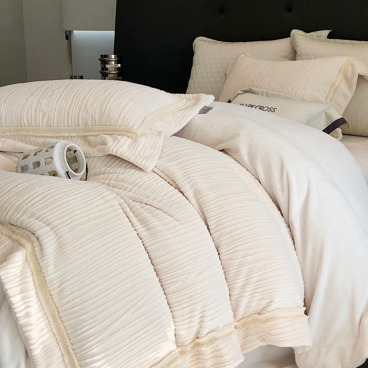 91家纺网 家纺一手货源 找家纺 （总）佳汐蓝家纺 2026新款奢雅云柔立体浮雕流苏款四件套绒绒仙踪（标价为控价）