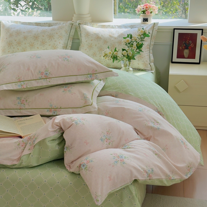 91家纺网 家纺一手货源 找家纺 铭博家纺 新款直播爆款网红全棉四件套13070印花吊边一字绣纯棉被套工艺款 浅花眠