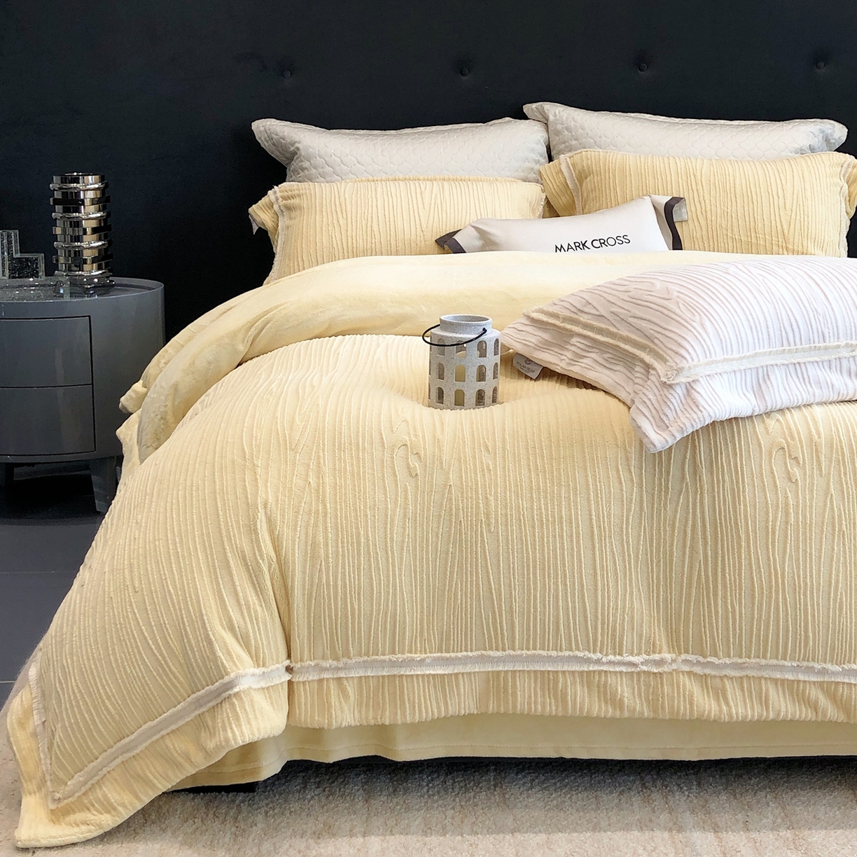 91家纺网 家纺一手货源 找家纺 佳汐蓝家纺 2026新款奢雅云柔立体浮雕流苏款四件套绒绒仙踪（标价为控价） 绒绒仙踪-曙光金