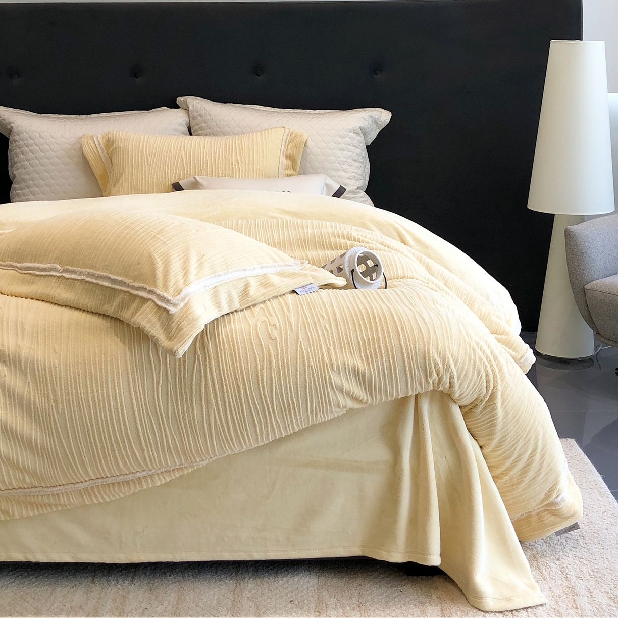 91家纺网 家纺一手货源 找家纺 佳汐蓝家纺 2026新款奢雅云柔立体浮雕流苏款四件套绒绒仙踪（标价为控价） 绒绒仙踪-曙光金