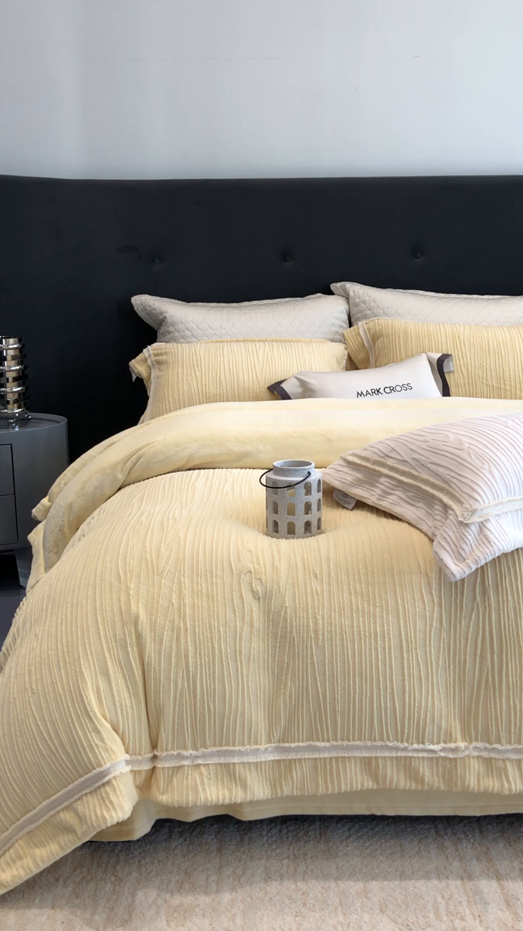 91家纺网 家纺一手货源 找家纺 佳汐蓝家纺 2026新款奢雅云柔立体浮雕流苏款四件套绒绒仙踪（标价为控价） 绒绒仙踪-曙光金