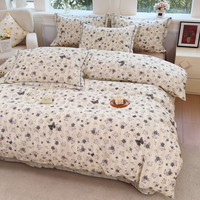 91家纺网 家纺一手货源 找家纺 铭博家纺 2025新款直播热款全棉吊边一字绣工艺款13070印花全棉单床单 花素蝶栖