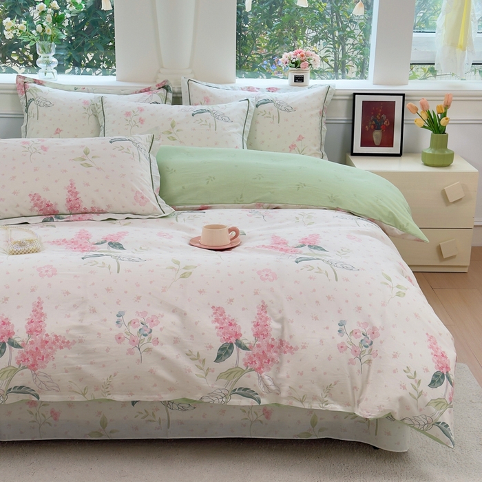 91家纺网 家纺一手货源 找家纺 铭博家纺 2025新款直播热款全棉吊边一字绣工艺款13070印花全棉单床单 浪漫花香