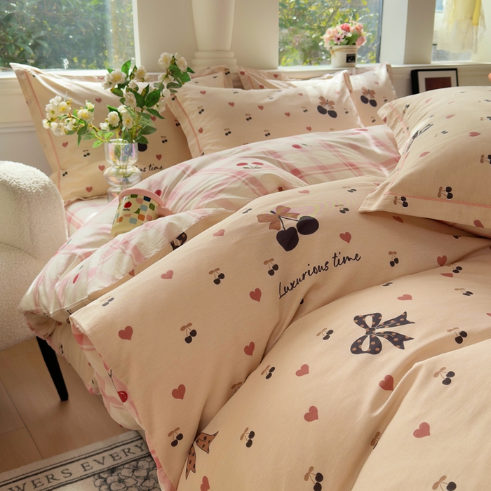 91家纺网 家纺一手货源 找家纺 铭博家纺 2025新款直播热款全棉吊边一字绣工艺款13070印花全棉单床单 小丸子-咖