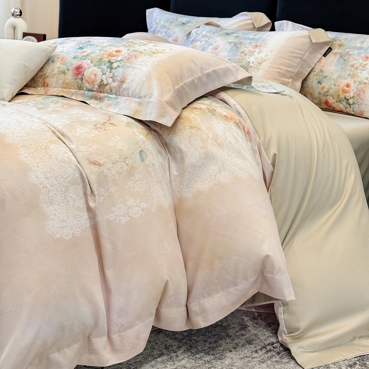 91家纺网 家纺一手货源 找家纺 莱势 2026新款100支全棉纯棉50x50s贡缎长绒棉数码印花四件套高端礼盒-芙光 芙光-香槟