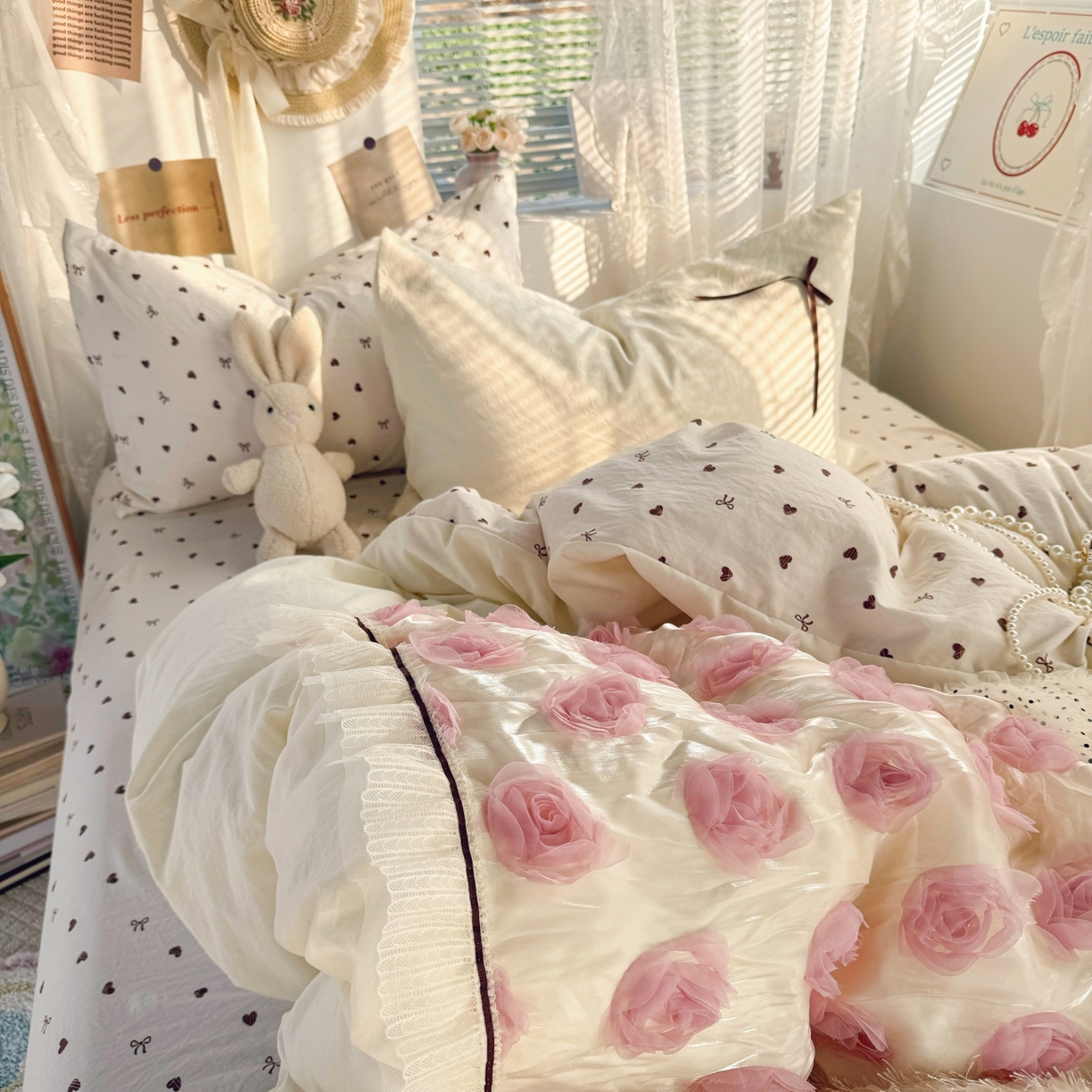 91家纺网 家纺一手货源 找家纺 庭笙 2026新款可爱少女心玫瑰花碎花拼接棉感四件套-花漫里 花漫里-米