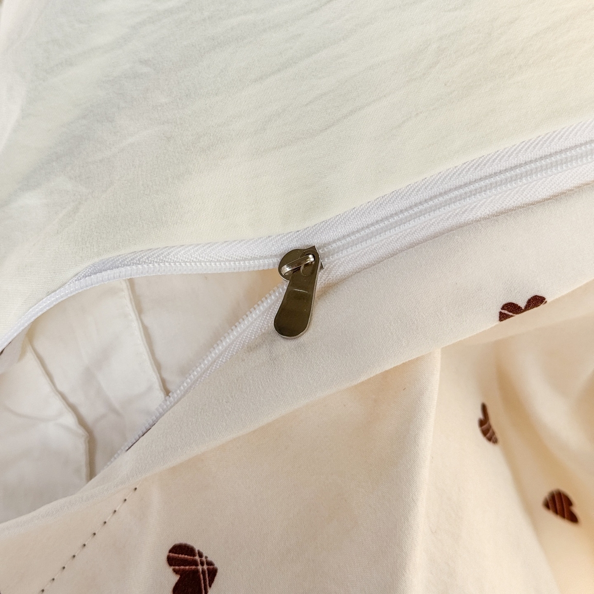 91家纺网 家纺一手货源 找家纺 庭笙 2026新款可爱少女心玫瑰花碎花拼接棉感四件套-花漫里 花漫里-米