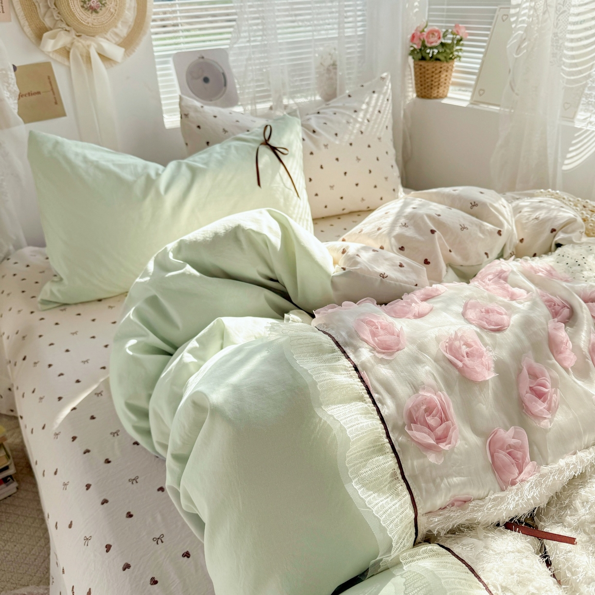 91家纺网 家纺一手货源 找家纺 庭笙 2026新款可爱少女心玫瑰花碎花拼接棉感四件套-花漫里 花漫里-绿