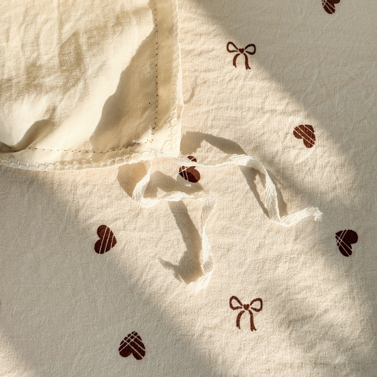 91家纺网 家纺一手货源 找家纺 庭笙 2026新款可爱少女心玫瑰花碎花拼接棉感四件套-花漫里 花漫里-米