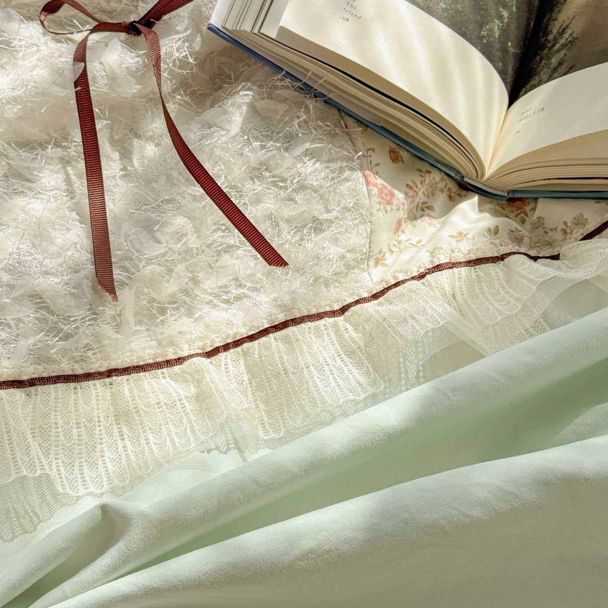 91家纺网 家纺一手货源 找家纺 庭笙 2026新款可爱少女心玫瑰花碎花拼接棉感四件套-花漫里 花漫里-绿