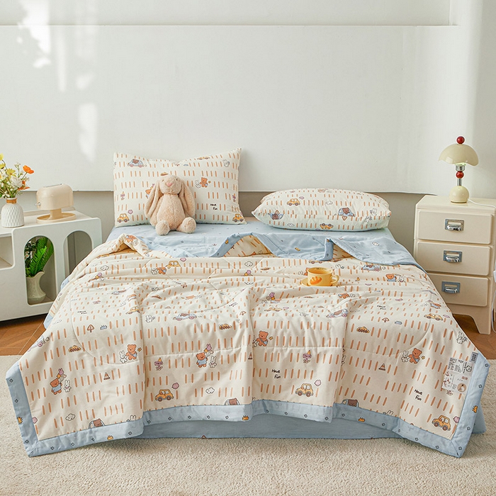 91家纺网 家纺一手货源 找家纺 尊妙被业 2026新款小清新花卉里外全棉纯棉棉花被夏被夏凉被空调被 熊仔小汽车