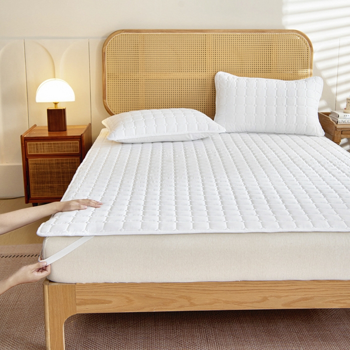 宇淳国际 2026新款纯色面包格防滑床垫 白色