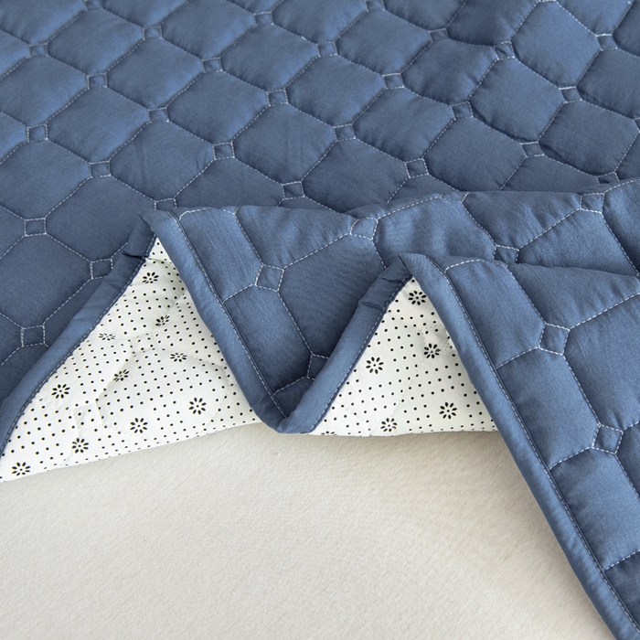 91家纺网 家纺一手货源 找家纺 宇淳国际 2026新款纯色面包格防滑床垫 深蓝