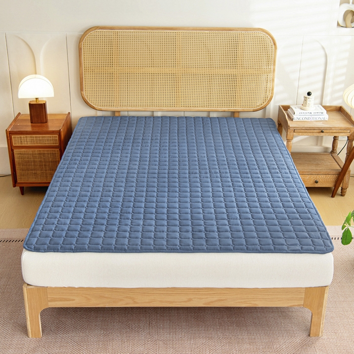 91家纺网 家纺一手货源 找家纺 宇淳国际 2026新款纯色面包格防滑床垫 深蓝