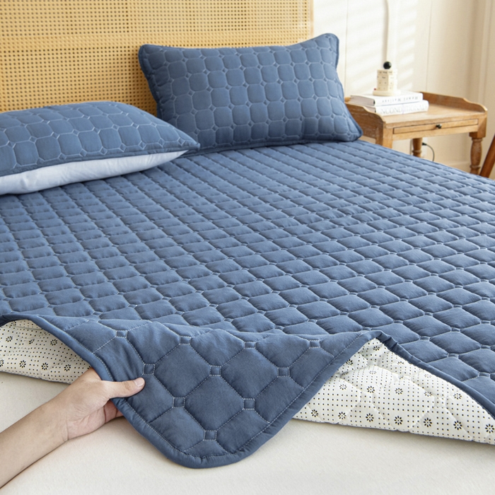 91家纺网 家纺一手货源 找家纺 宇淳国际 2026新款纯色面包格防滑床垫 深蓝