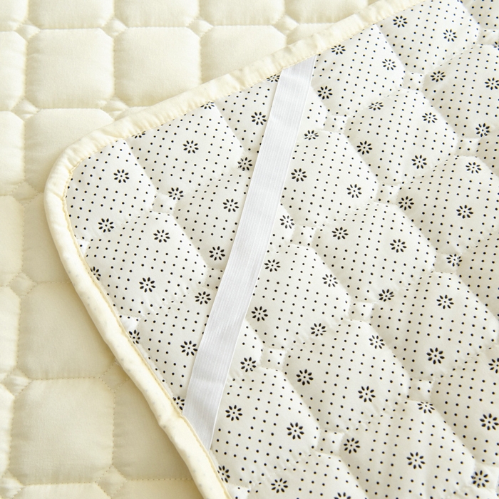 91家纺网 家纺一手货源 找家纺 宇淳国际 2026新款纯色面包格防滑床垫 奶黄