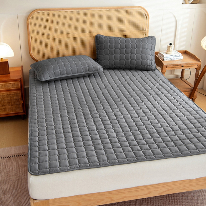 91家纺网 家纺一手货源 找家纺 宇淳国际 2026新款纯色面包格防滑床垫 深灰