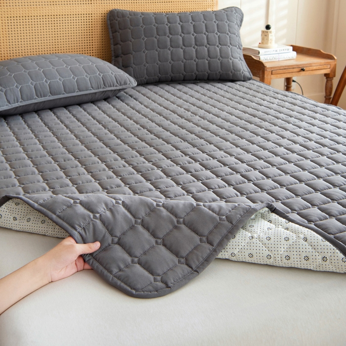 91家纺网 家纺一手货源 找家纺 宇淳国际 2026新款纯色面包格防滑床垫 深灰