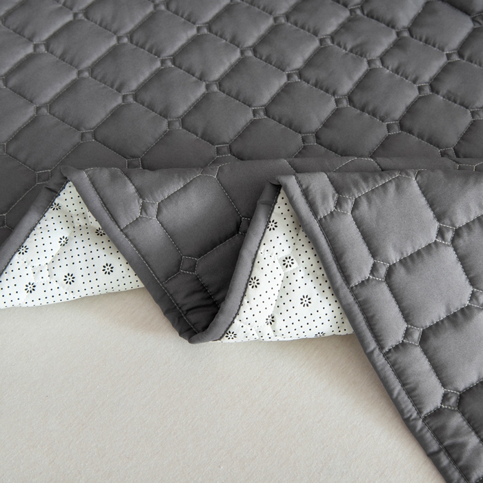 91家纺网 家纺一手货源 找家纺 宇淳国际 2026新款纯色面包格防滑床垫 深灰