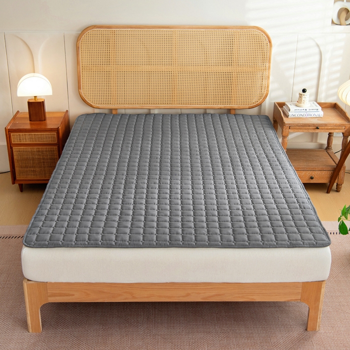 91家纺网 家纺一手货源 找家纺 宇淳国际 2026新款纯色面包格防滑床垫 深灰