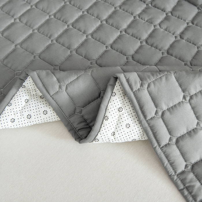 91家纺网 家纺一手货源 找家纺 宇淳国际 2026新款纯色面包格防滑床垫 浅灰