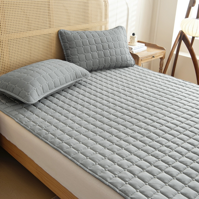 91家纺网 家纺一手货源 找家纺 宇淳国际 2026新款纯色面包格防滑床垫 浅灰