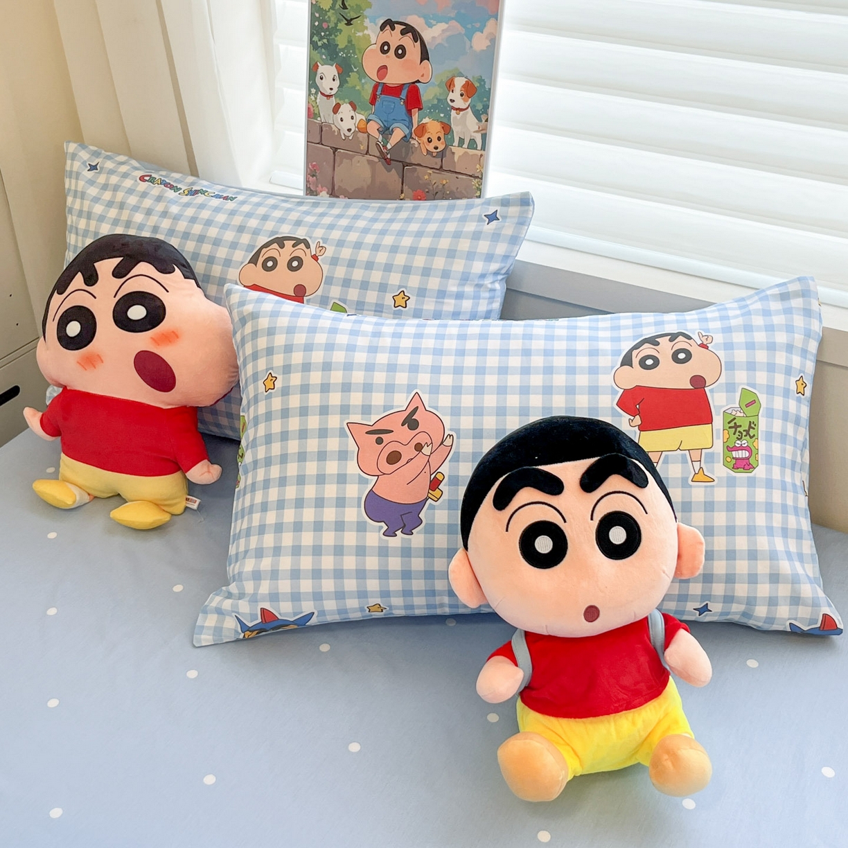 91家纺网 家纺一手货源 找家纺 暮思家居 2026新款正版授权蜡笔小新全棉纯棉四件套系列 蓝格小新