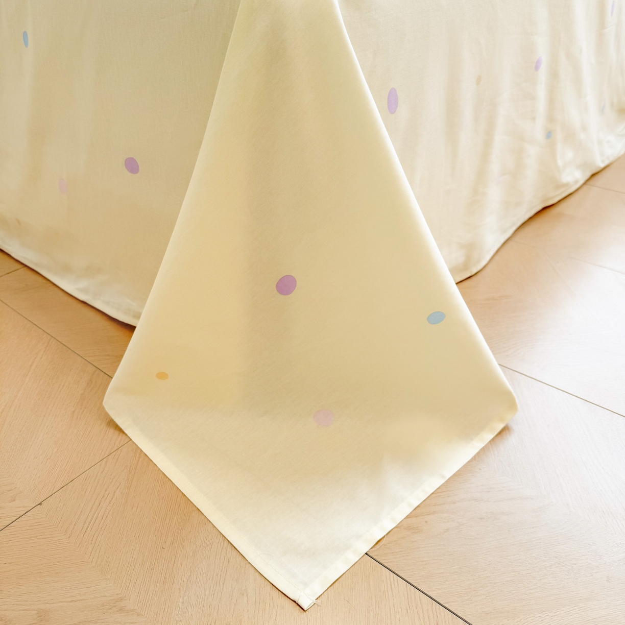 91家纺网 家纺一手货源 找家纺 暮思家居 2026新款正版授权蜡笔小新全棉纯棉四件套系列 幸运小新