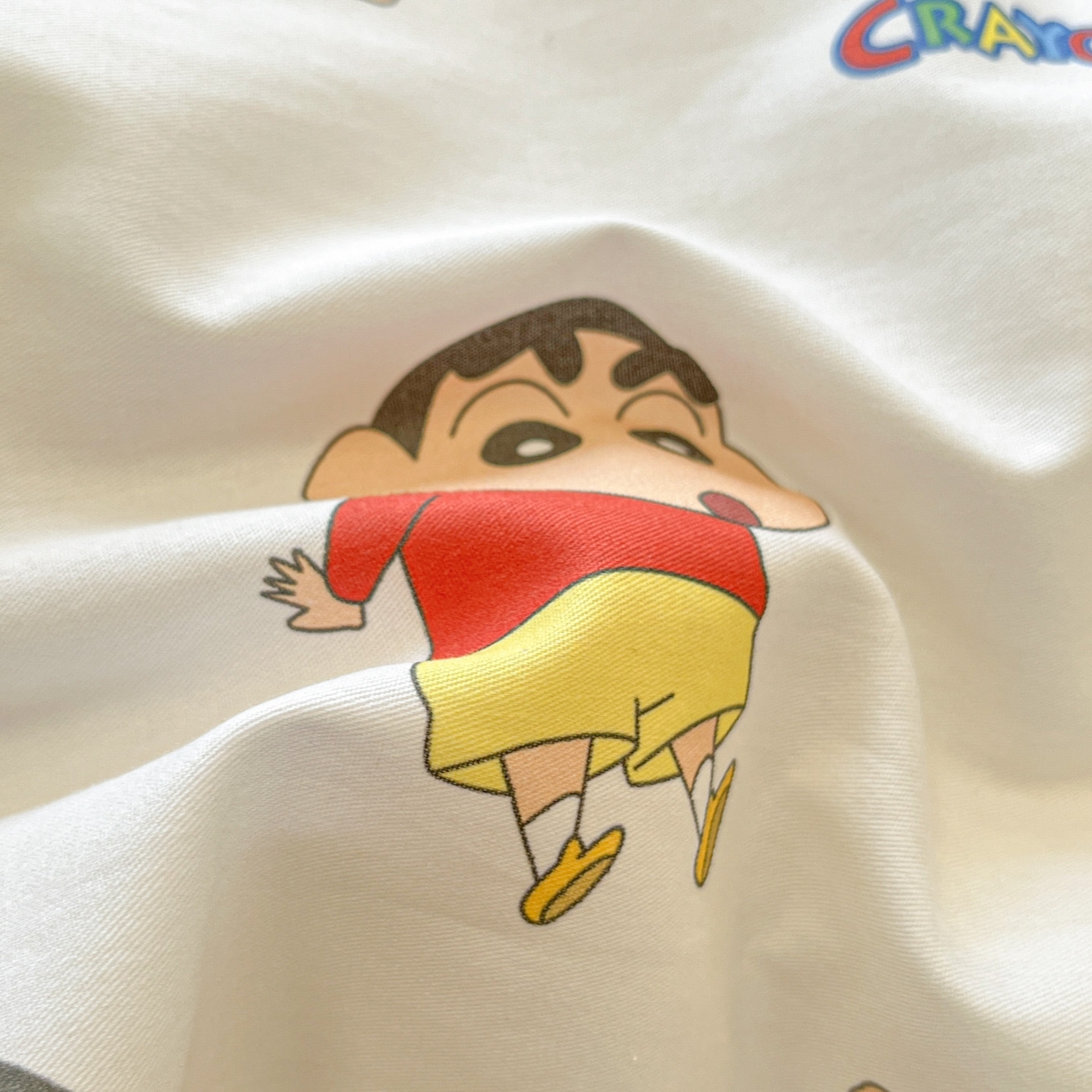 91家纺网 家纺一手货源 找家纺 暮思家居 2026新款正版授权蜡笔小新全棉纯棉四件套系列 搞怪小新