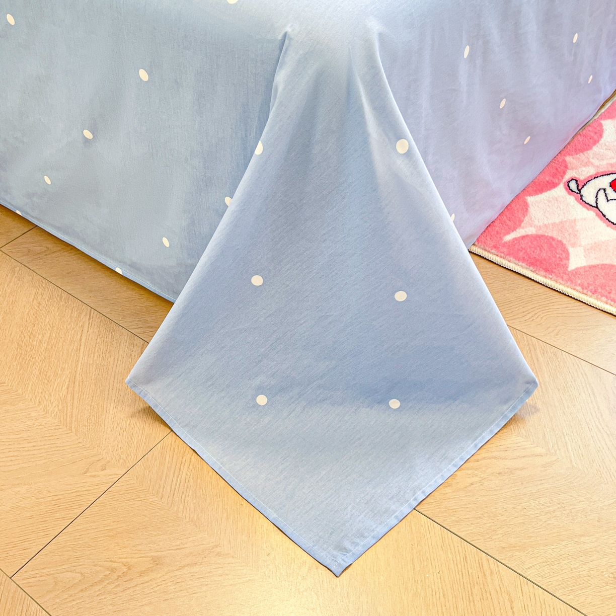 91家纺网 家纺一手货源 找家纺 暮思家居 2026新款正版授权蜡笔小新全棉纯棉四件套系列 休闲小新