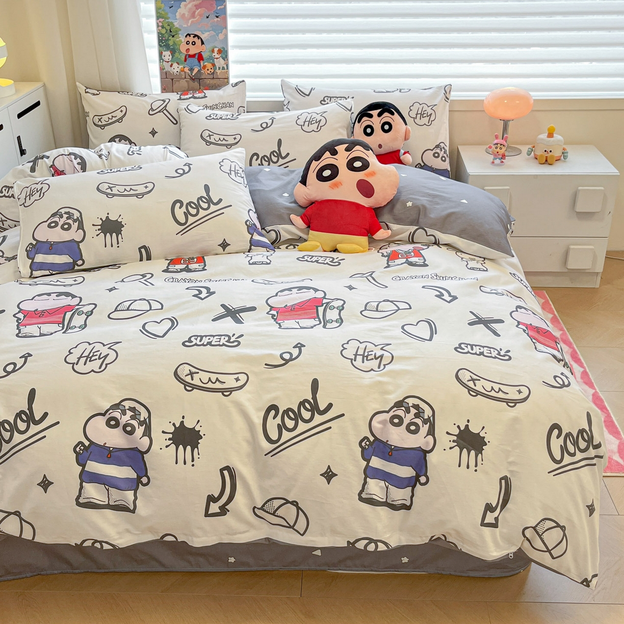 91家纺网 家纺一手货源 找家纺 暮思家居 2026新款正版授权蜡笔小新全棉纯棉四件套系列 音乐小新