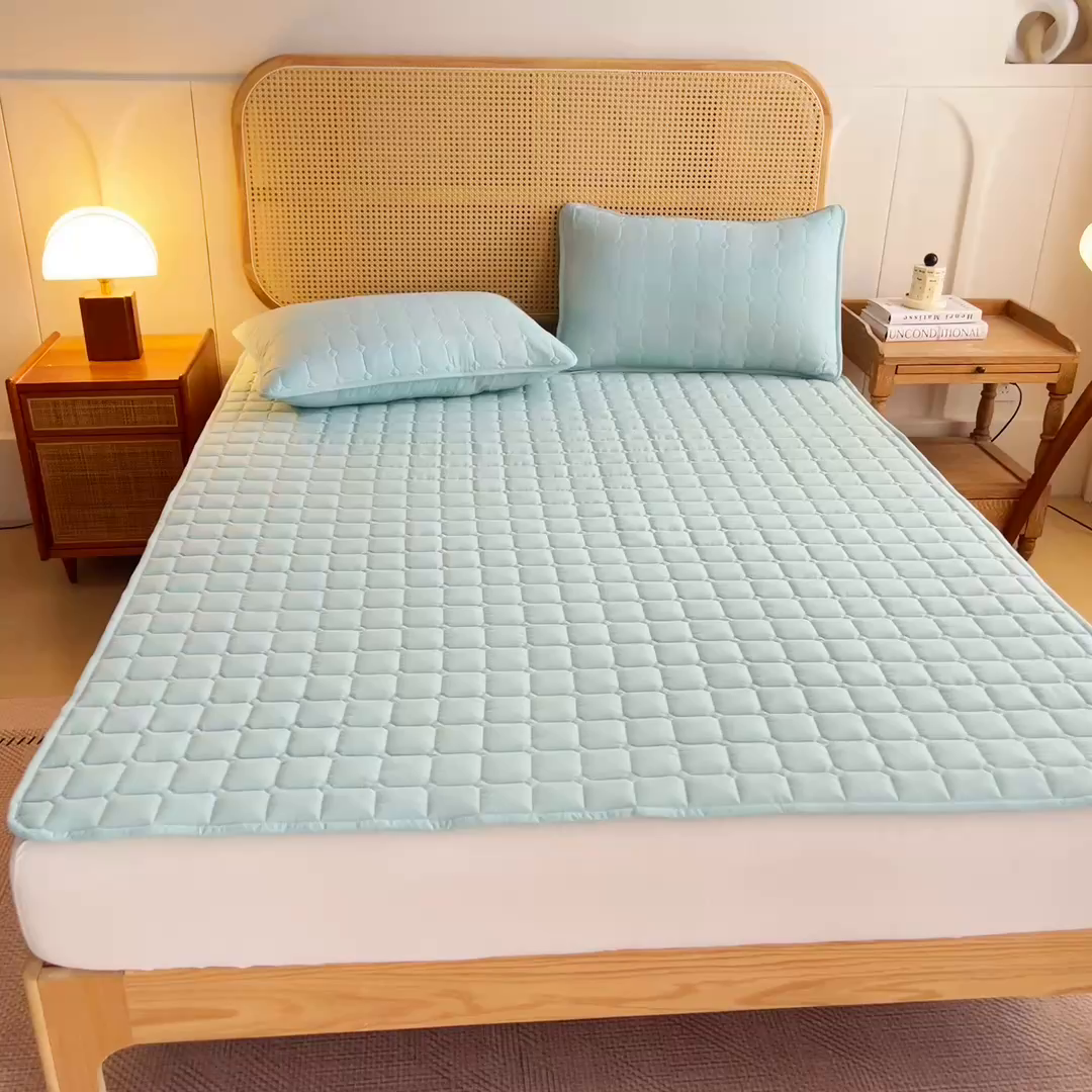 91家纺网 家纺一手货源 找家纺 宇淳国际 2026新款纯色面包格防滑床垫 水绿