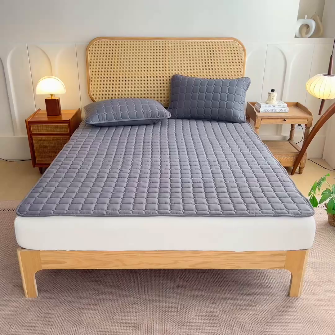 91家纺网 家纺一手货源 找家纺 宇淳国际 2026新款纯色面包格防滑床垫 深灰