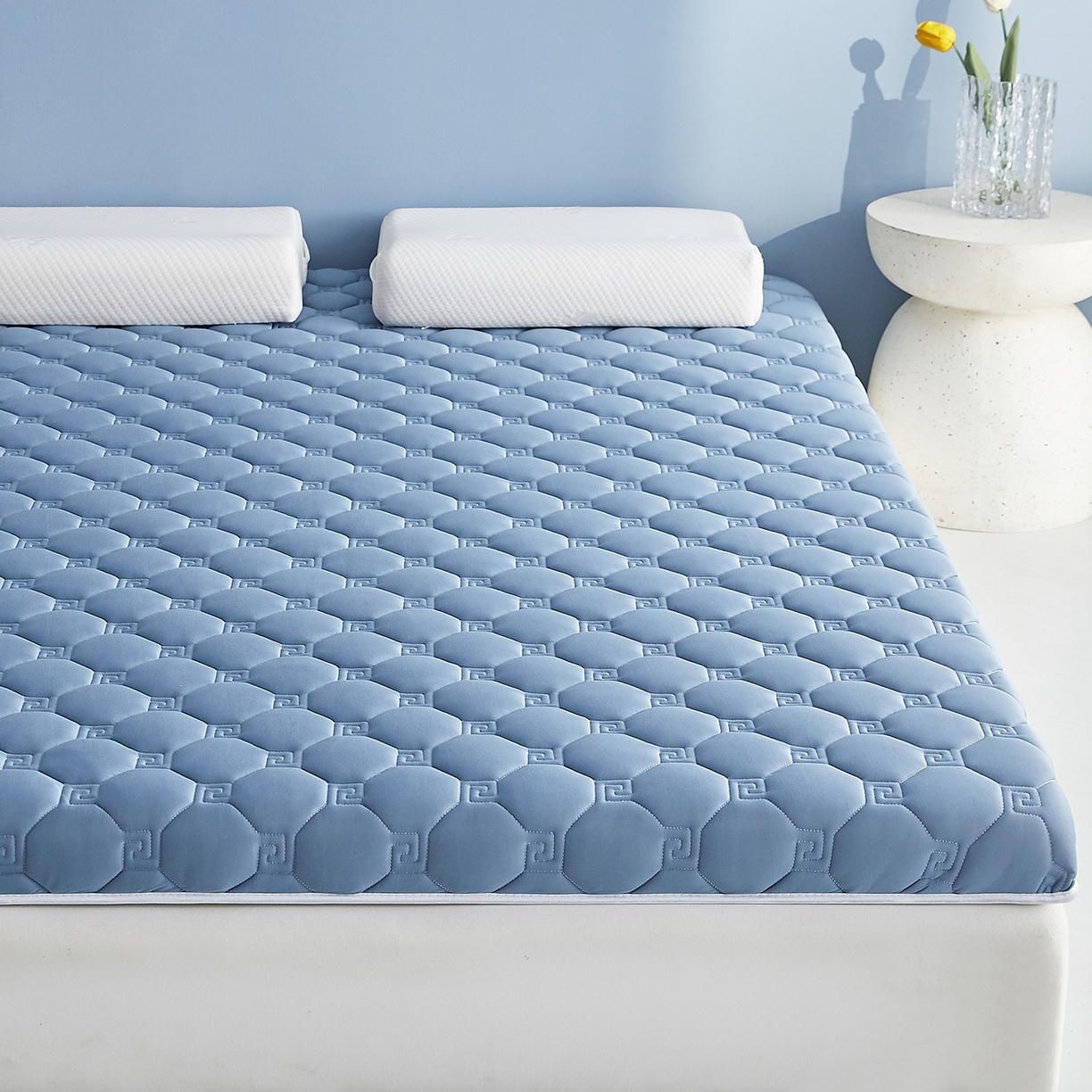 91家纺网 家纺一手货源 找家纺 月茶家纺 2026新款大豆纤维单边回字格床垫 回格蓝