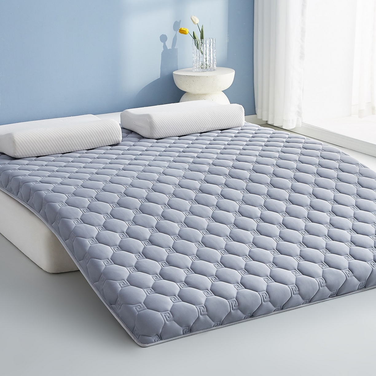 91家纺网 家纺一手货源 找家纺 月茶家纺 2026新款大豆纤维单边回字格床垫 回格灰